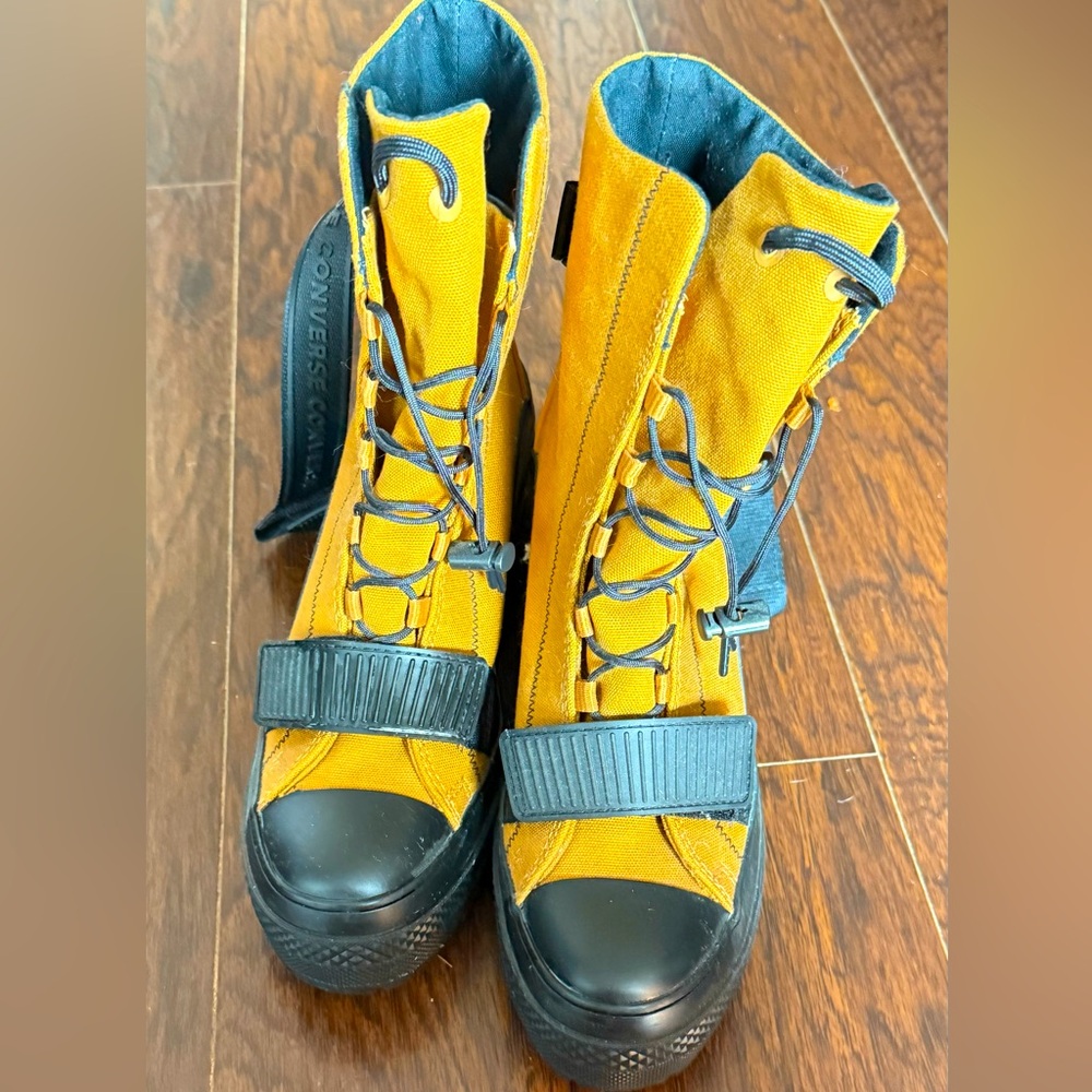 Converse Chuck 70 De Luxe Heel Canvas (HARDLY WORN!)